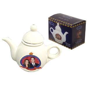 Royal Wedding   Decorative Tea Pot   William And Kate [Kitchen & Home]