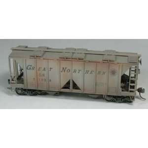   70 Ton Covered Hopper   Great Northern Road #71010 Toys & Games