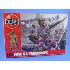   32 Toy Soldiers WWII US Paratroopers 14 Piece Set 2711 Toys & Games