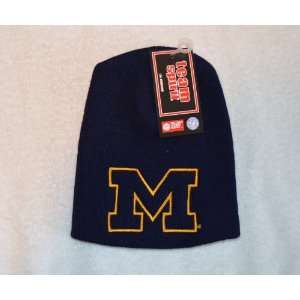 Michigan Wolverines M Skull Cap   NCAA Cuffless Winter Knit Hat