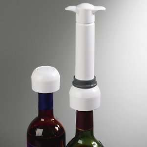  Wine Enthusiast Vino Vac Wine Saver Extra Stoppers  Set of 