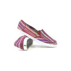    Sanuk Standard Poncho (Magenta) 8   Sandals 2012