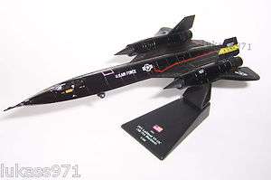 LOCKHEED SR 71 BLACKBIRD    1/144  NEW  