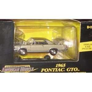  Ertl 1/64 1965 Pontiac GTO w/Display Case Toys & Games