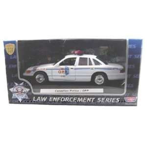   Ford Crown Victoria Canadian Police OPP Police Car 1/24 Toys & Games