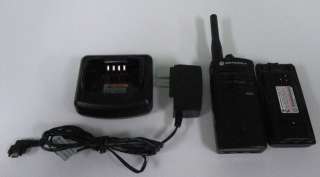 Motorola RDU4100 10 Channel Radio Model# RU4100BKN9AA w/ Charger UHF 