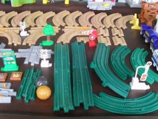 HUGE GEOTRAX LOT BIG CITY LIGHTS 3 REMOTES 48 PIECES OF TRACK QUARRY 