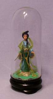 Miniature Japanese Geisha Girl Figurine w/ Dome   Nice  