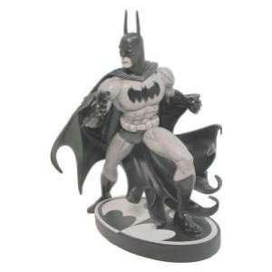  Batman Black & White Mini Statue Designed by Tim Sale 