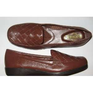 Red Cross Shoes, brown shoes, leather upper, 7.5M 