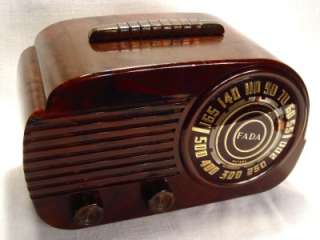  bidding on a Vintage Mid Century Fada 845 Brown Catalin Table Radio 