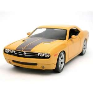  2006 Dodge Challenger Concept 1/18 Yellow Toys & Games