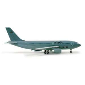  Herpa Luftwaffe A310MRTT 1/500 Toys & Games