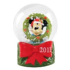  Disney 2011 COLLECTIBLE SNOWGLOBE Mickey Mouse 