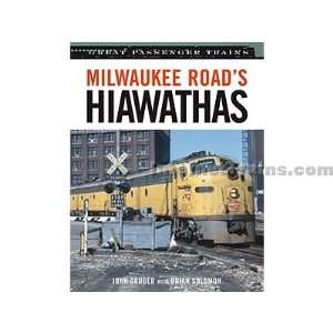  Motorbooks The Milwaukee Roads Hiawathas Toys & Games