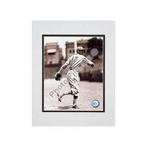  Dizzy Dean Pitching Double Matted 8 X 10 Photograph 