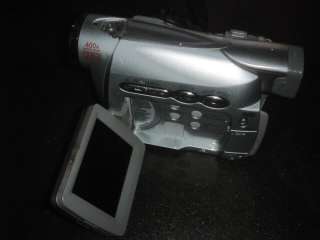 CANON DIGITAL VIDEO CAMCORDER NTSC ZR200 AS IS FOR PARTS OR REPAIR 