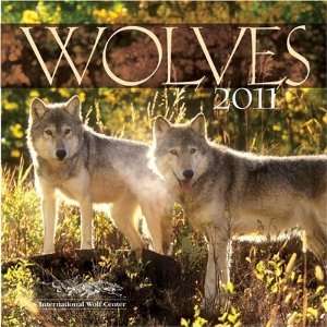   2011 (9780760339015) International Wolf Center, Robert Winslow Books