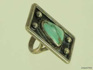 LARGE VINTAGE SOUTHWESTERN TRIBAL STERLING SILVER & TURQUOISE RING 