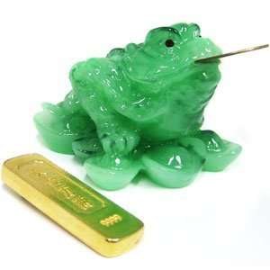  Jade Green Wealth Frog (with Gold Bar) 