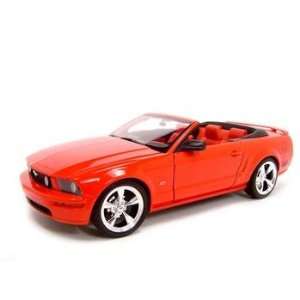  2005 FORD MUSTANG GT RED CONV. 118 DIECAST MODEL 