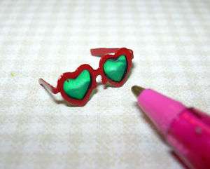 Miniature Red Metal Heart Frame Sunglasses DOLLHOUSE  