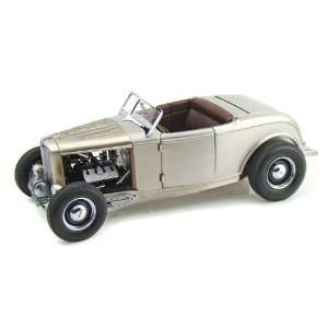  1932 Ford Three Window Roadster Real Steel #1 1/18 Toys & Games