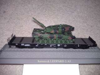 New ROCO HO Military flat car with Lepoard Tank  model #835  
