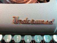 X19 Antique / Vintage Underwood Deluxe Portable Typewriter  