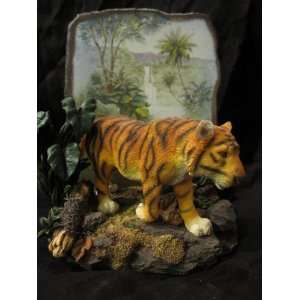 Tiger On Rock Plaque Diorama 7977 