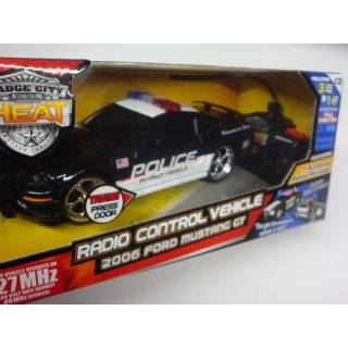 Bigtime 2006 Ford Mustang Remote   Radio Control Black & White Highway 