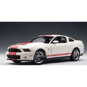  FORD SHELBY GT500 2010   PERFORMANCE WHITE / RED STRIPES 