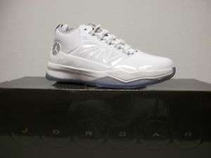 Boys Jordan CP3.IV Basketball Shoe White/Metallic Silvr  
