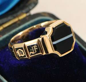 Victorian 18 Ct Gold Agate Enamel Mourning Ring 1862  