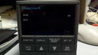 Honeywell UDC2000 Mini Pro Universal Digital Controller  