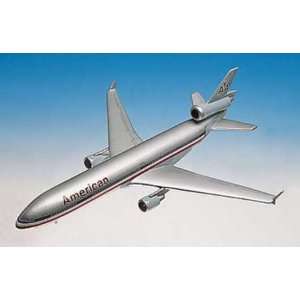    American Airlines MD 11 1/164 scale Aircraft Replica Toys & Games