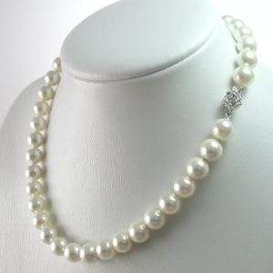 Charming8 9mm White Akoya Cultured Pearl Necklace 17  