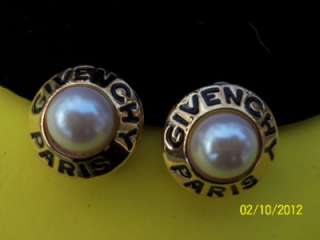  GIVENCHY BOLD PARIS CLIP EARRINGS IN MINT CONDITION. EARRINGS 