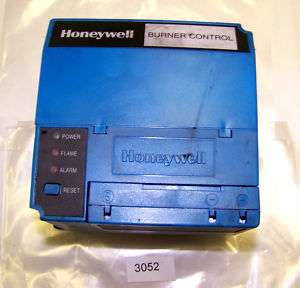 Honeywell Burner Control RM7823 A1016 (3052)  