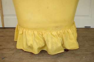 VTG/ANTIQUE YELLOW LIVING ROOM / PARLOR CHAIR  