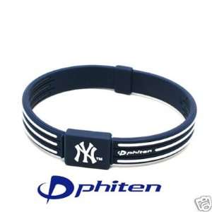  Phiten Titanium New York Yankees Mlb Team Bracelet   7.5 