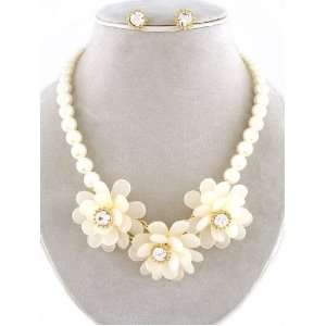   Jewelry ~ White Flowers Pendants Faux Pearls Necklace and Earrings Set