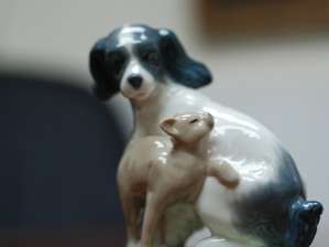 Nao Lladro Dog with cat Figurine Made In Spain  