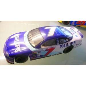   by Michael Waltrip   124 Scale Die Cast Replica Race Car   NASCAR