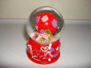 BRAND NEW, MINI SNOW GLOBE, BRAND NEW, RED BOUQUET OF ROSE FLOWERS 